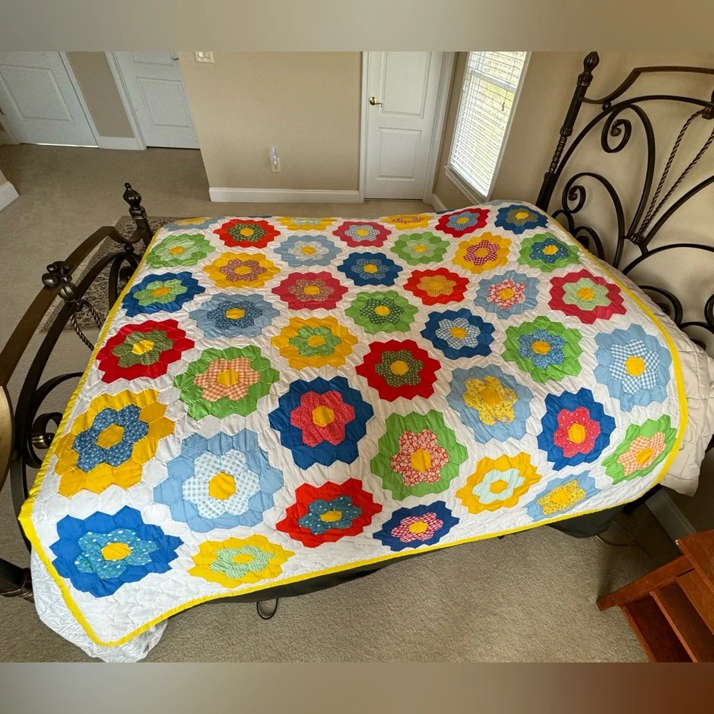 Rare Vintage 1920’s Grandmother’s Flower Garden Hand Stitched 92”x72” Quilt